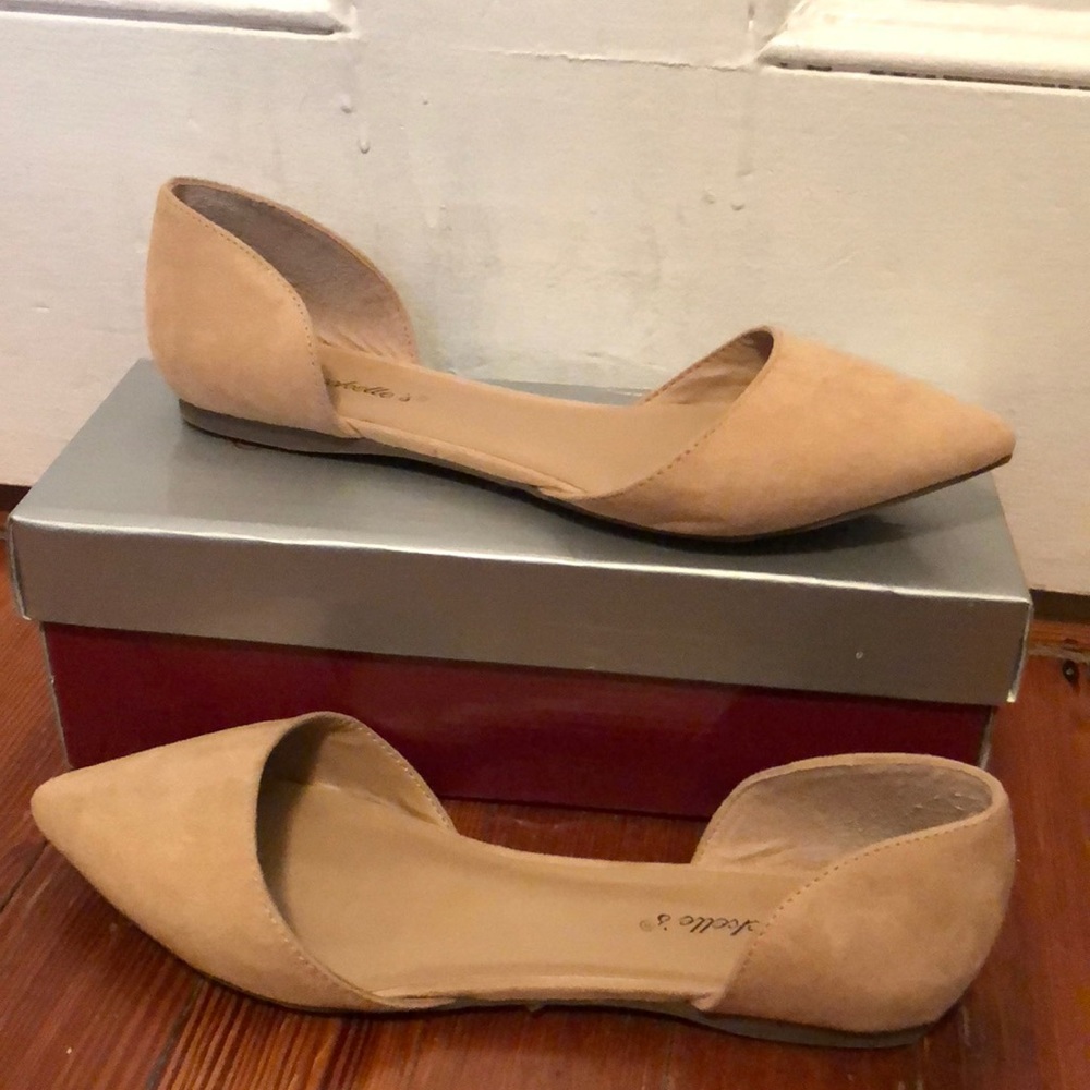 Cream Pointed Toe Flats